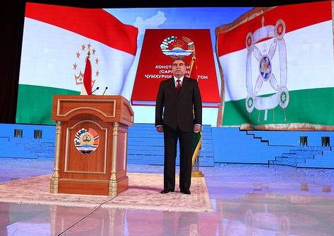 В Таджикистане закон о лидере нации запрещает устанавливать памятники при его жизни